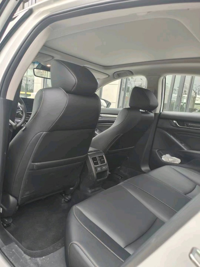 宜昌22年本田雅阁6