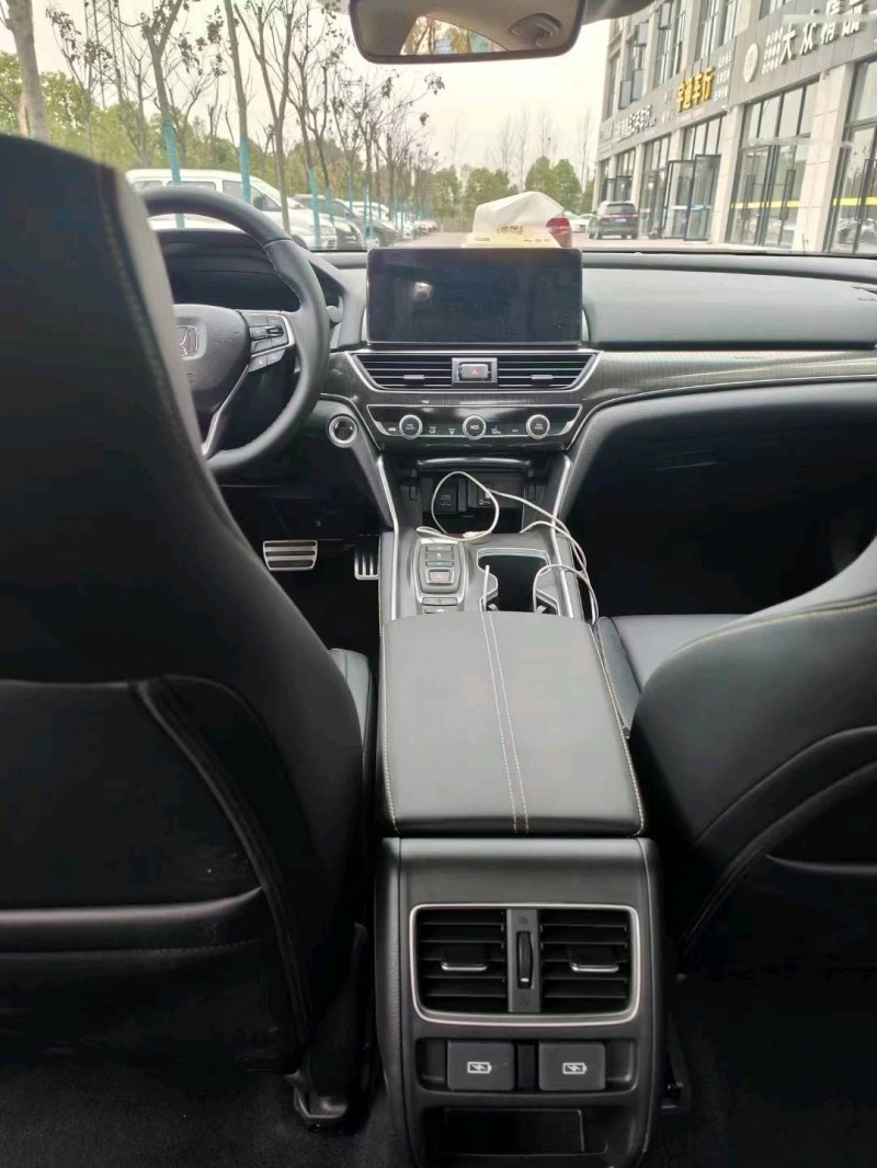 宜昌22年本田雅阁5