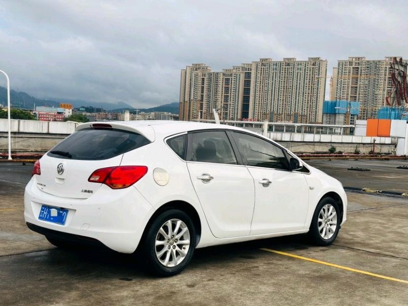 东莞13年别克英朗6