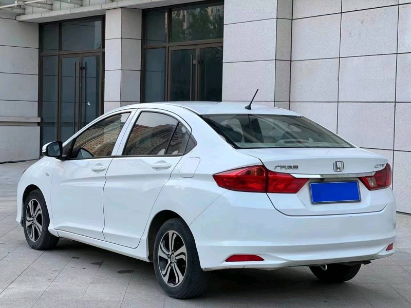 广州17年本田锋范5