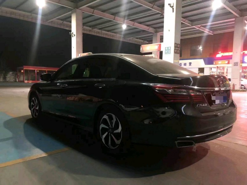 青岛16年本田雅阁4