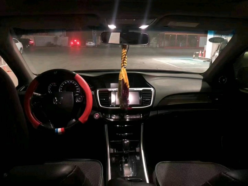 青岛16年本田雅阁6