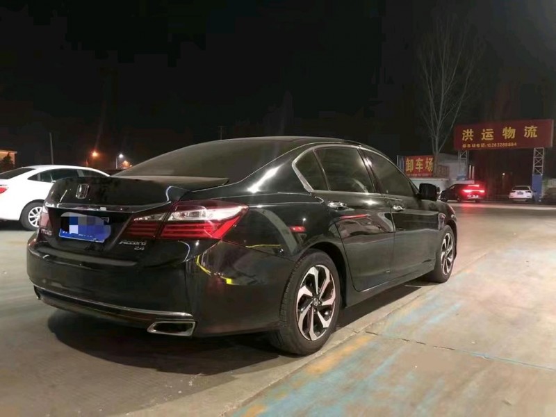 青岛16年本田雅阁5