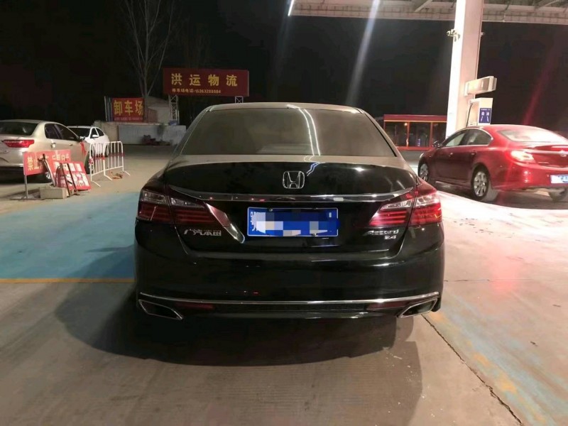 青岛16年本田雅阁9