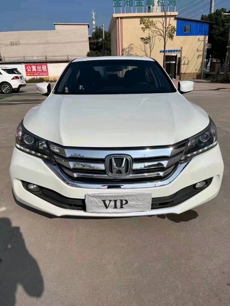 宜春16年本田雅阁1