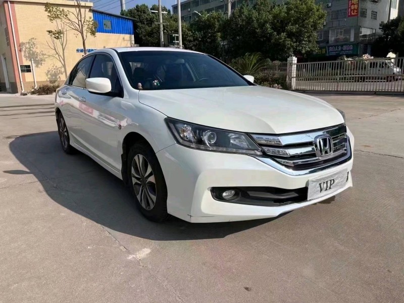 宜春16年本田雅阁2