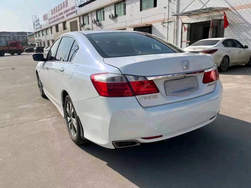 宜春16年本田雅阁7