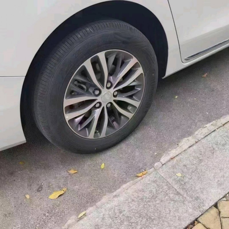 青岛22年别克GL85