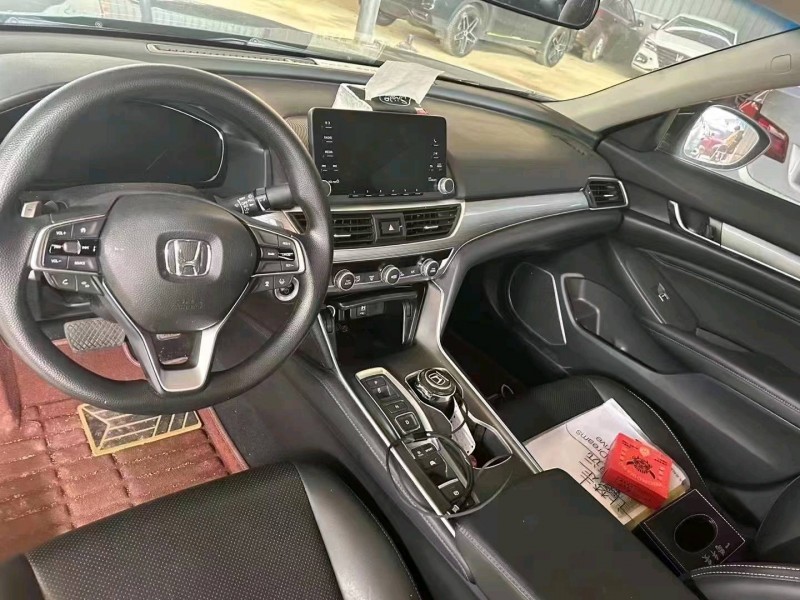 济宁21年本田雅阁6