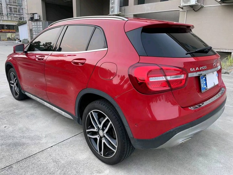 江门16年奔驰GLA3