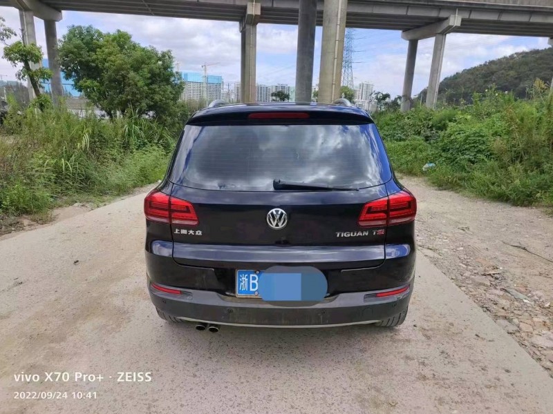 嘉兴15年大众途观2