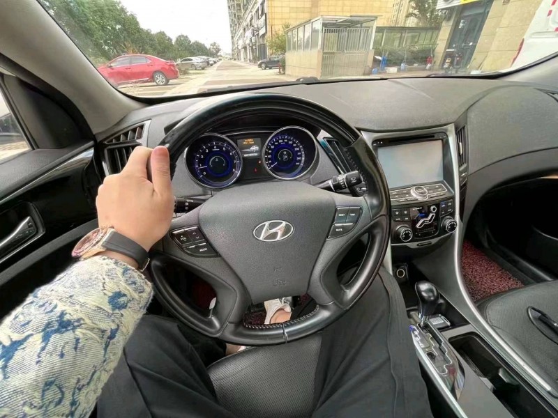 嘉兴15年现代索纳塔八4