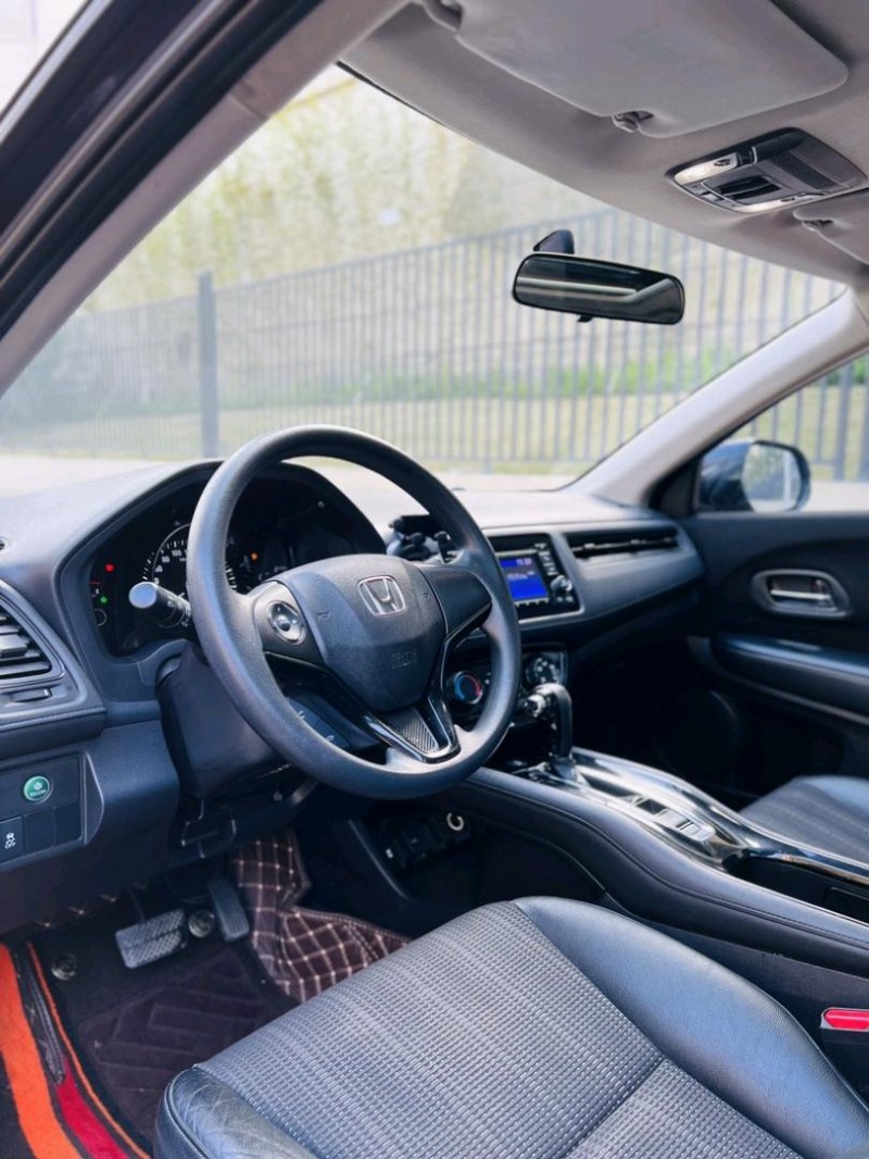 东莞17年本田缤智3