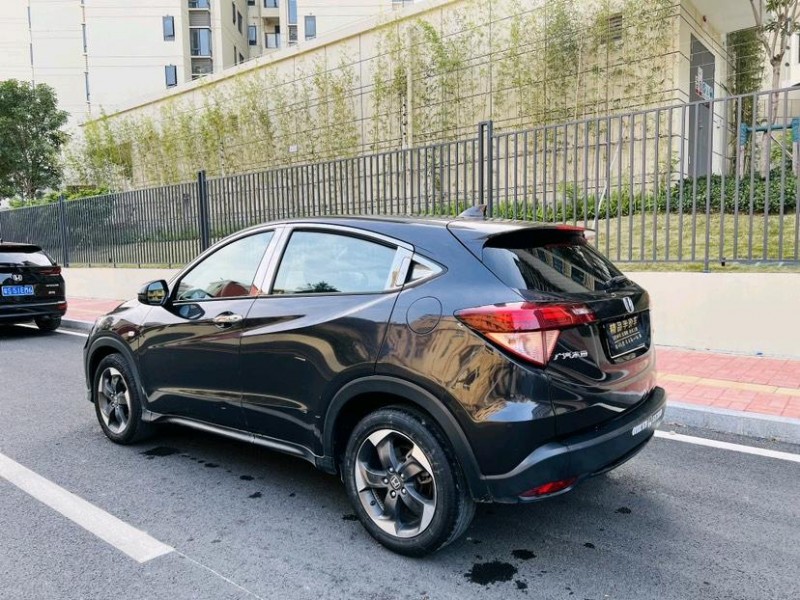 东莞17年本田缤智6