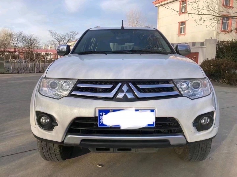 邯郸17年三菱帕杰罗1