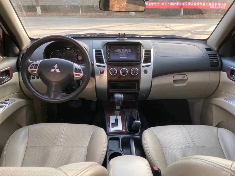 邯郸17年三菱帕杰罗4