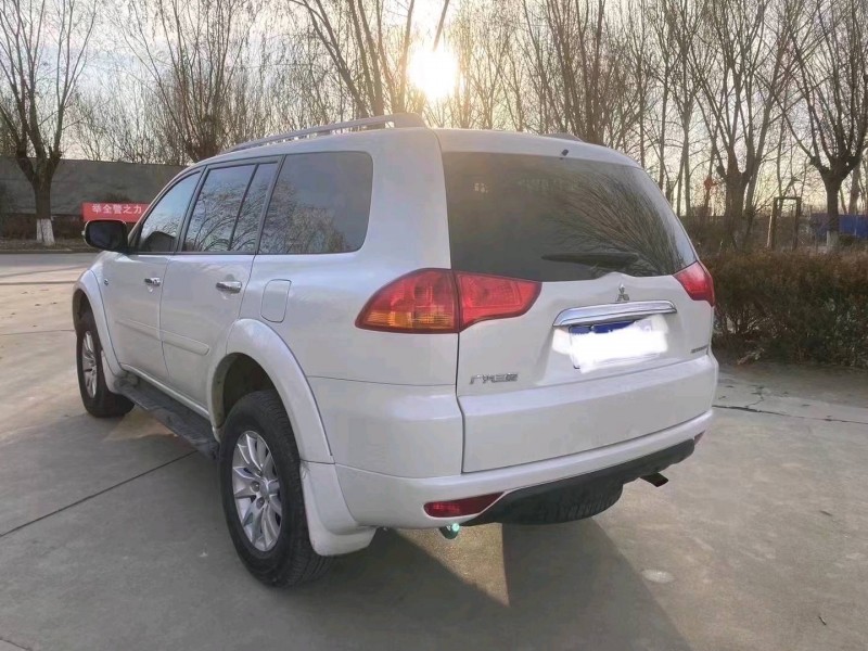 邯郸17年三菱帕杰罗7