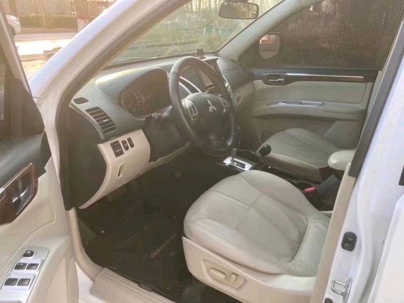 邯郸17年三菱帕杰罗8