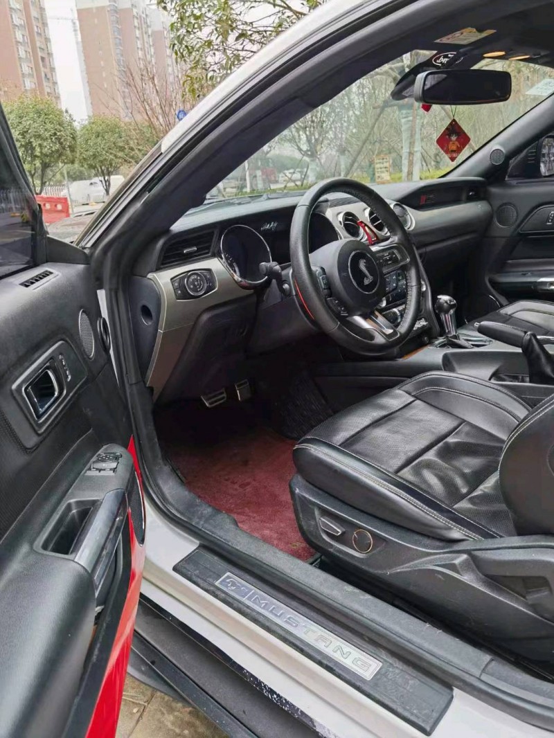 宜昌15年福特野马5