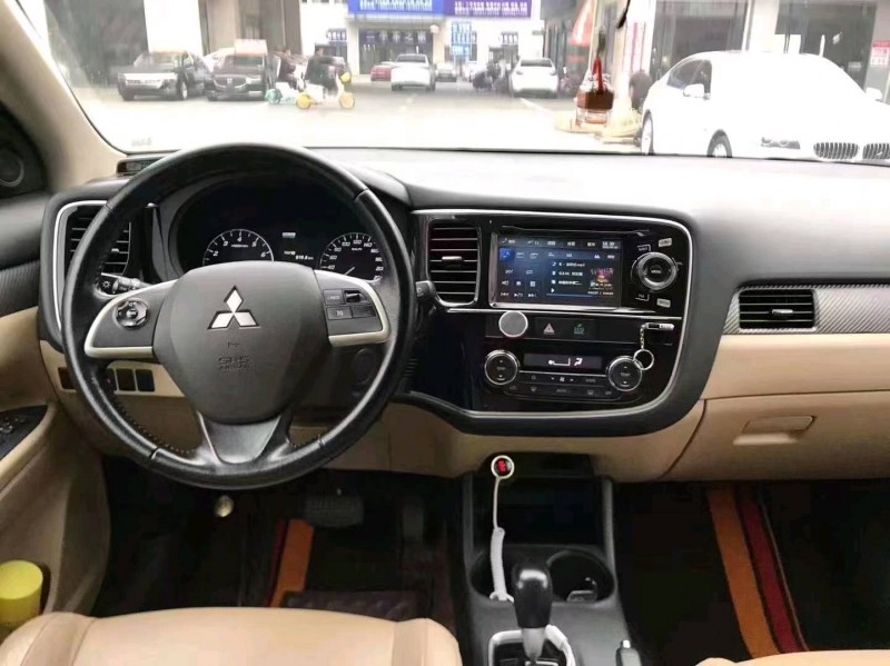 宜昌14年三菱欧蓝德5