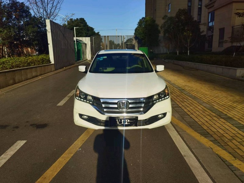 苏州15年本田雅阁1