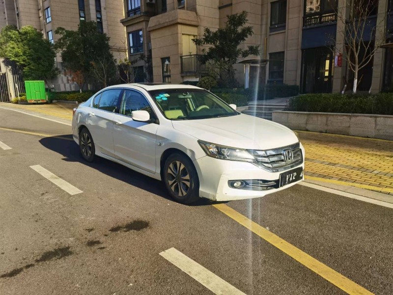 苏州15年本田雅阁2