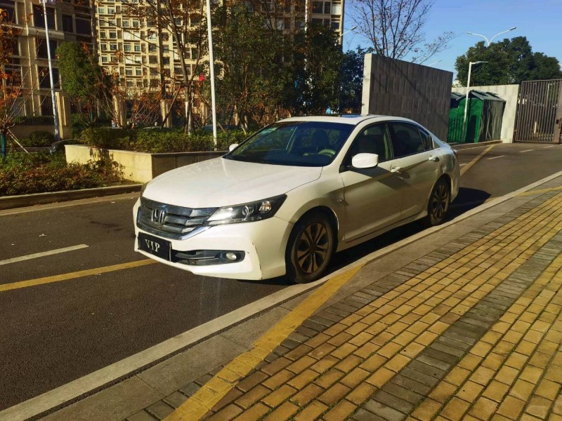 苏州15年本田雅阁3