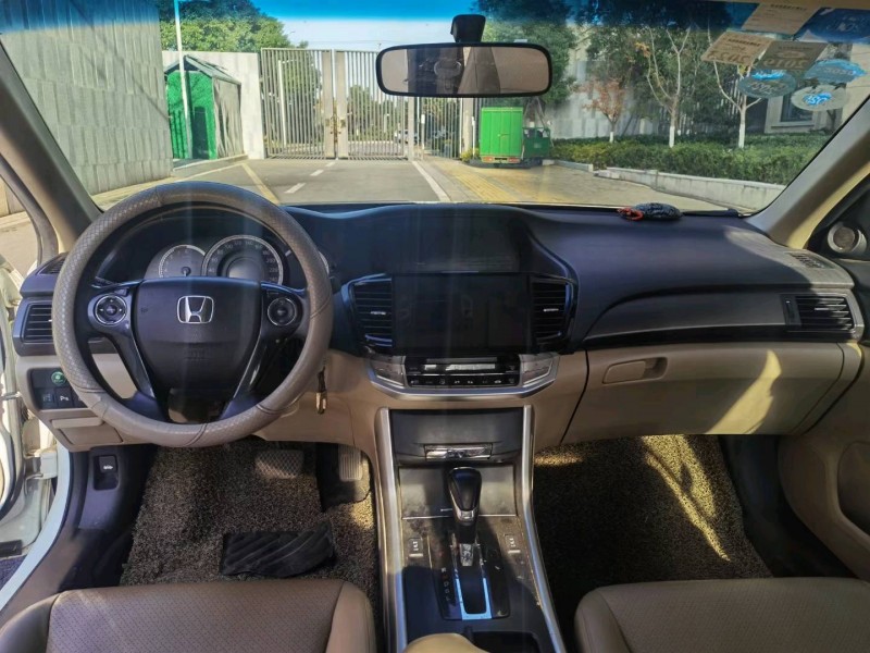 苏州15年本田雅阁6