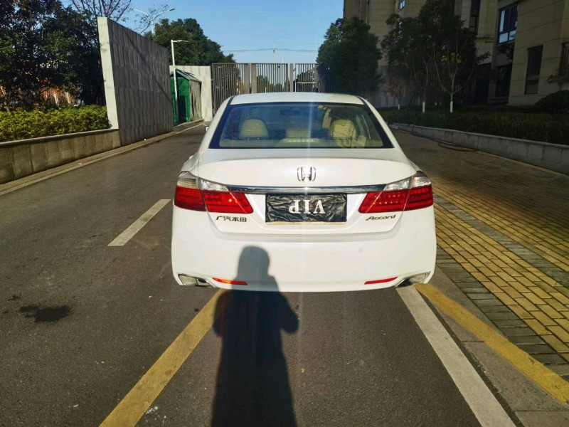 苏州15年本田雅阁9