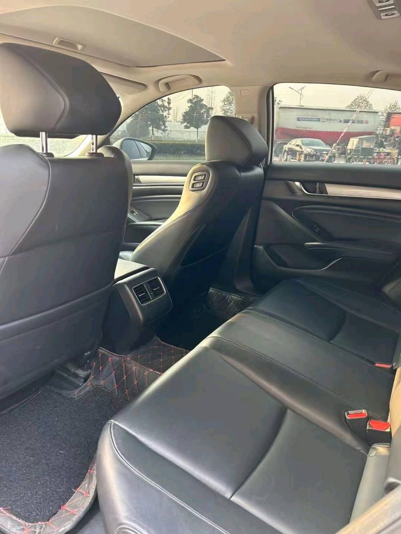 宜昌19年本田雅阁4