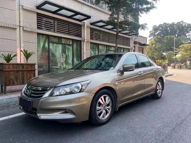 邢台10年本田雅阁6