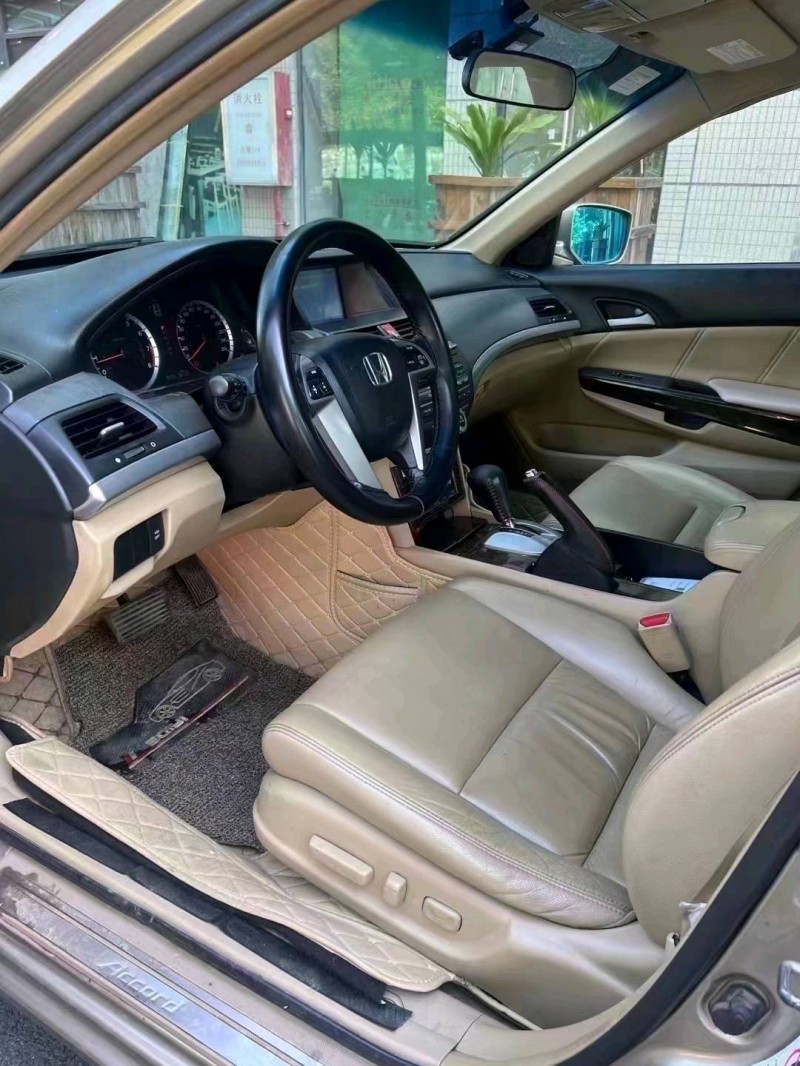 邢台10年本田雅阁1