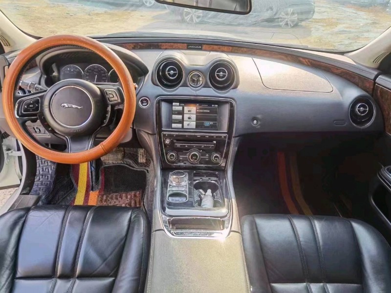 邯鄲15年捷豹XJ6