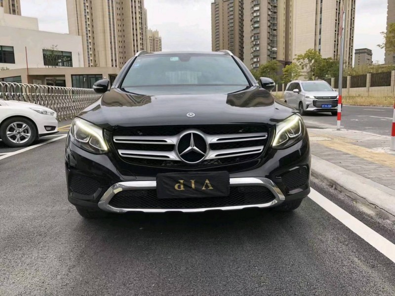 苏州19年奔驰GLC1