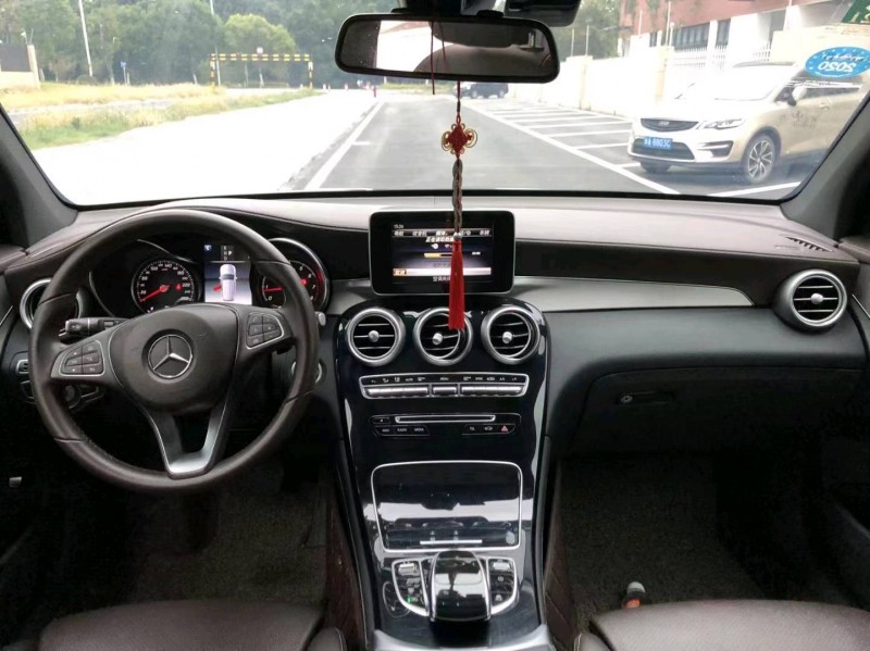 苏州19年奔驰GLC5