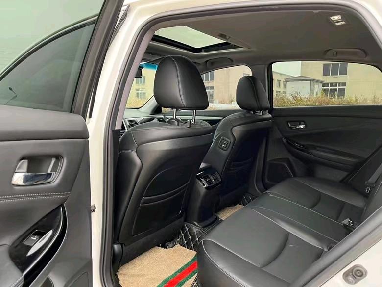 盐城17年本田思铂睿5