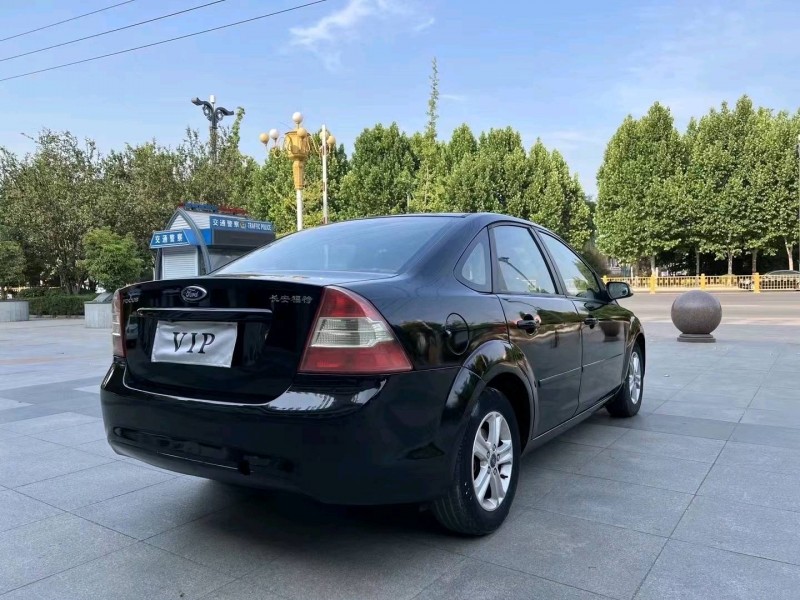 枣庄09年福特福克斯2