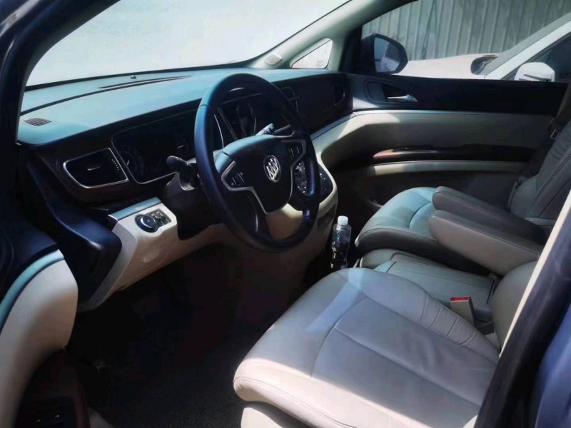 青岛18年别克GL82