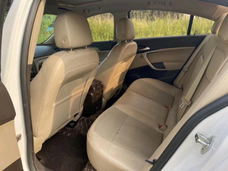 苏州13年别克君威6