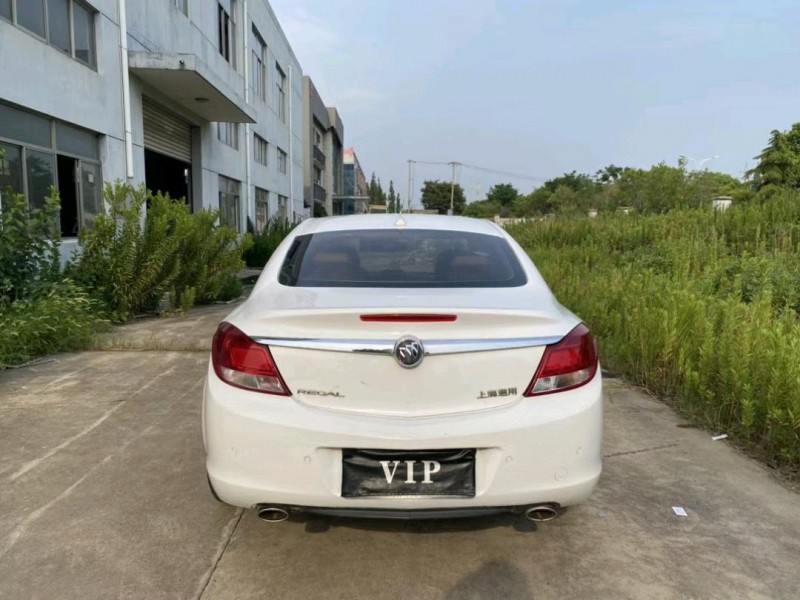 苏州13年别克君威8