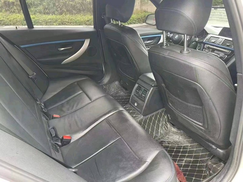 北京19年宝马3系8