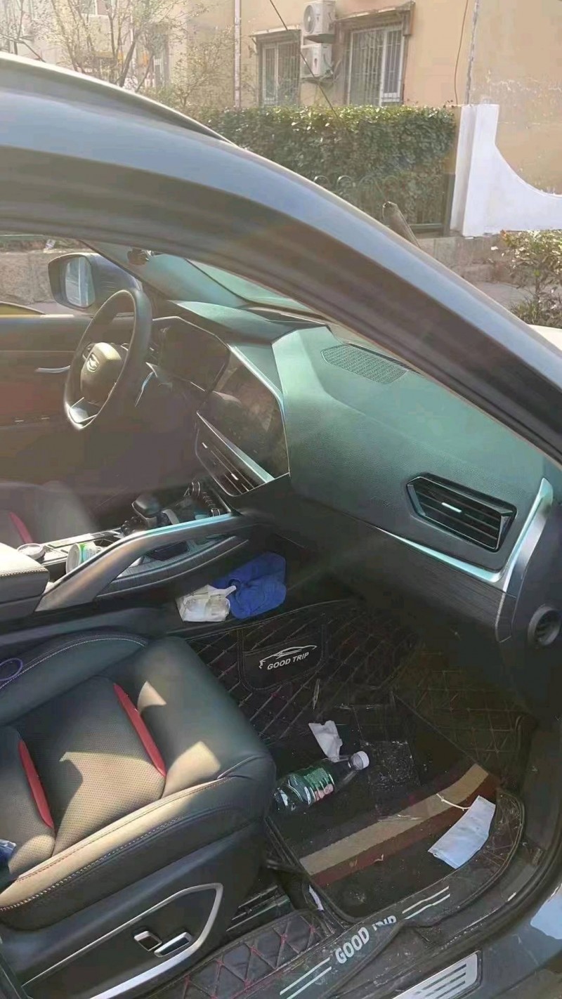 潍坊20年吉利星越4