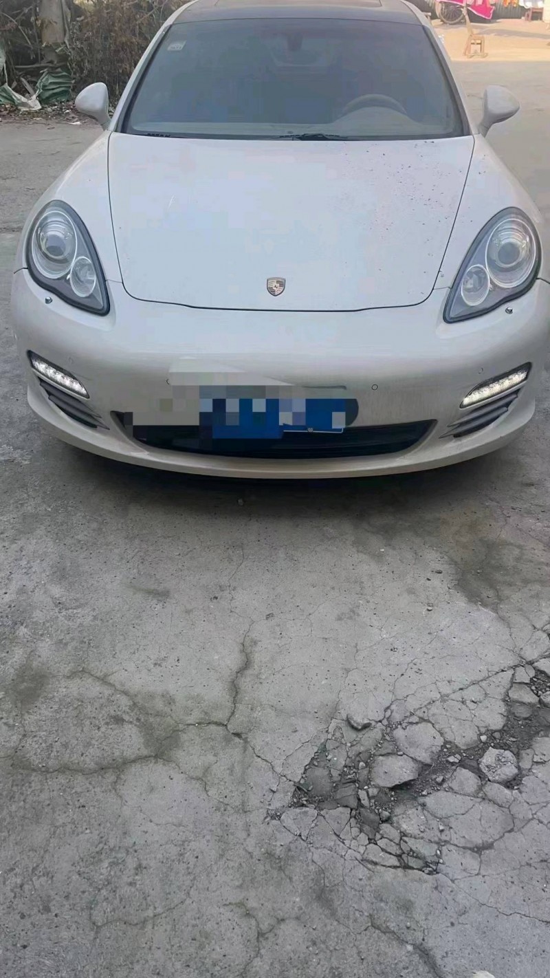 济南13年保时捷帕拉梅拉1