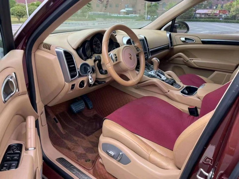 宜昌13年保时捷卡宴8