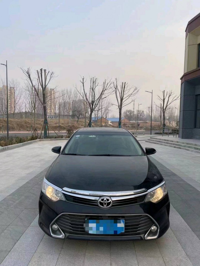 济南16年丰田凯美瑞1