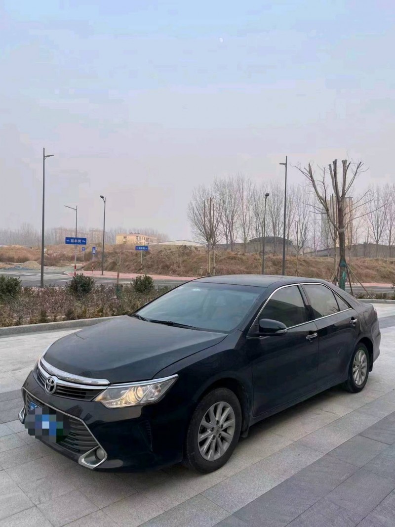 济南16年丰田凯美瑞2