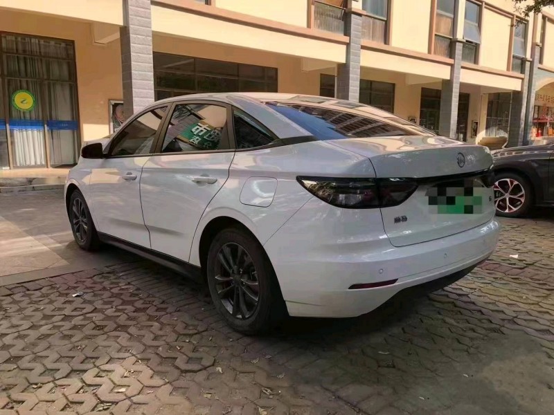 宜昌21年威马汽车E55