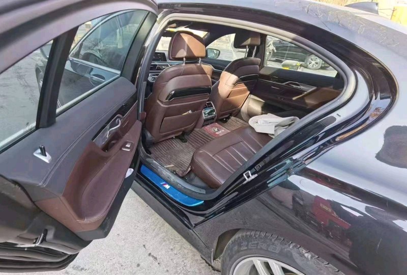 成都18年宝马7系3