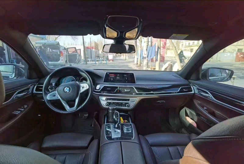 成都18年宝马7系7