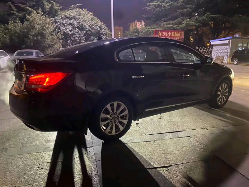 青岛15年别克君越4